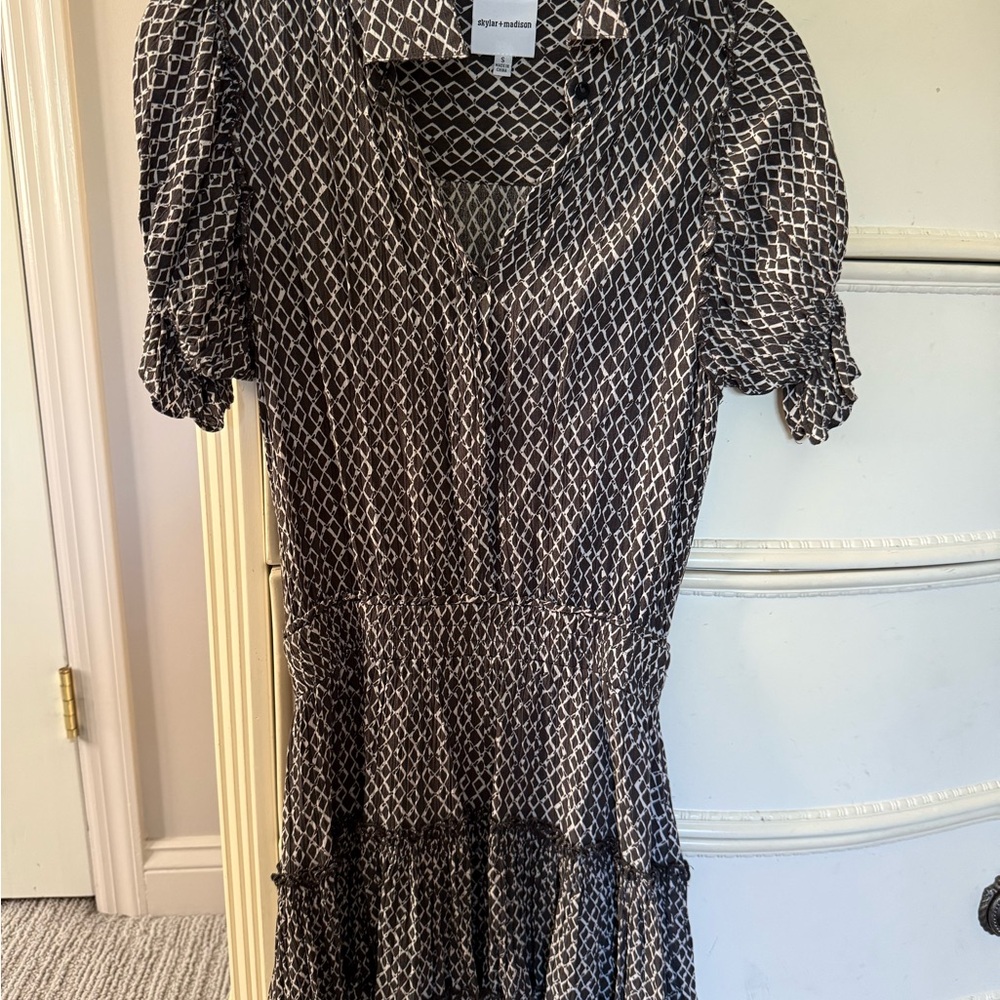 Skylar + Madison Brown and White Ruffled Puff Sleeve Mini Dress - Picture 6 of 9